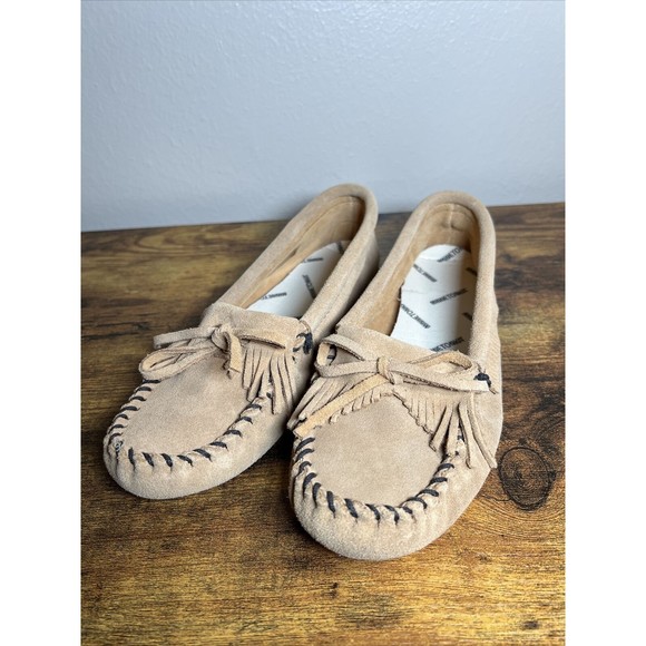 Minnetonka Women's Sheepskin Softsole Moccasins - Genuine Sheepskin, True To Size, Tan, Size 7 B(M) US - View #4